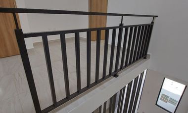 Casa en renta Residencial Benevento, impecable Seminueva de hace 2 años privada con control de acceso y guardias de seguridad, León, Gto.