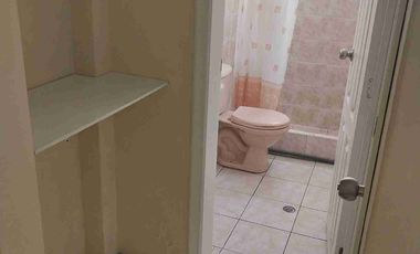 un ðormitorio con Baño en la.Gasca