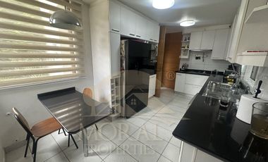 Venta Casa Chamisero Colina 4D 2 en Suite Oficina Dormitorio Servicio Piscina Terraza