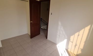 Casa en Alquiler en Urbanización Paraíso del Río, 3 Habitaciones, 4 Baños, Patio, Mucho Lote, Norte de Guayaquil.
