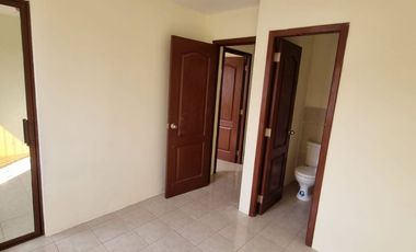 Casa en Alquiler en Urbanización Paraíso del Río, 3 Habitaciones, 4 Baños, Patio, Mucho Lote, Norte de Guayaquil.