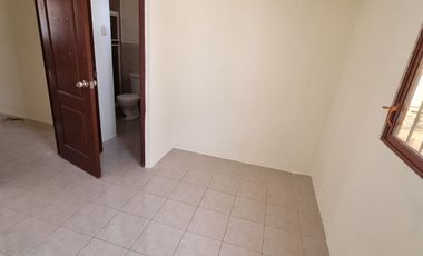 Casa en Alquiler en Urbanización Paraíso del Río, 3 Habitaciones, 4 Baños, Patio, Mucho Lote, Norte de Guayaquil.