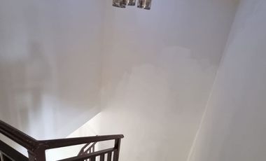 Casa en Alquiler en Urbanización Paraíso del Río, 3 Habitaciones, 4 Baños, Patio, Mucho Lote, Norte de Guayaquil.