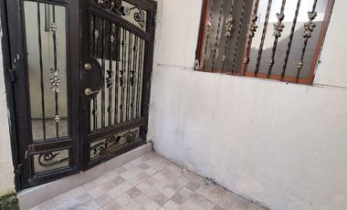 Casa en Alquiler en Urbanización Paraíso del Río, 3 Habitaciones, 4 Baños, Patio, Mucho Lote, Norte de Guayaquil.