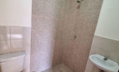 Casa en Alquiler en Urbanización Paraíso del Río, 3 Habitaciones, 4 Baños, Patio, Mucho Lote, Norte de Guayaquil.