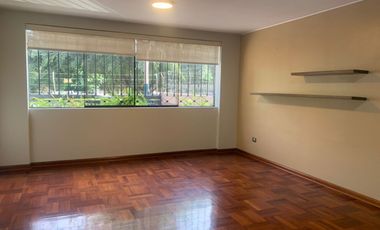 Alquiler de Departamento en Surco – Excelente Ubicación Frente a Parque
