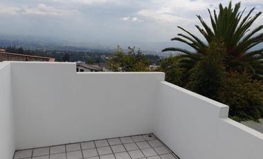 En venta Casa Contemporánea, Miravalle, Sector Nayon