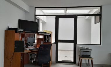 En venta Casa Contemporánea, Miravalle, Sector Nayon