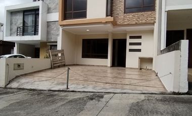 Casa Av. Loja 4 habitaciones