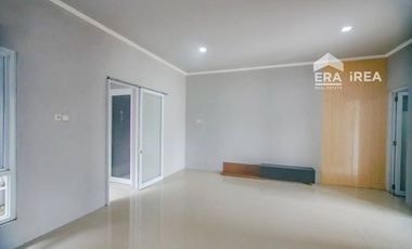 Rumah 2 Lantai Dijual atau Disewakan Di Solo Dekat Kampus UNS, RSUD Dr Moewardi dan Solo Safari