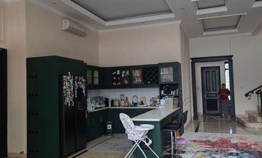 5 Bedroom Modern House in Pondok Indah - Bagus - ex Celebrity