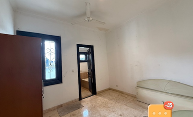 5 Bedroom Modern House in Pondok Indah - Bagus - ex Celebrity