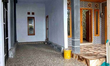 Dijual Cepat Rumah 2Lantai Siap Huni Di Tengah Kota Banyuwangi