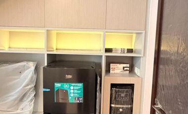 DISEWAKAN RUMAH MILENIAL 4.5X10 FULL FURNISH SIAP HUNI PIK2 EXTENSION