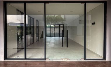 LOKASI STRATEGIS & RAMAI! Ruko 3 Lantai Siap Pakai Lokasi Strategis & Ramai di Emerald Bintaro — Siap Huni, Lokasi Strategis, Premium & Ramai  (SP 104