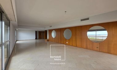 ALQUILER | 1° de Mayo 953 | Piso Excl. 312m2 + cochera