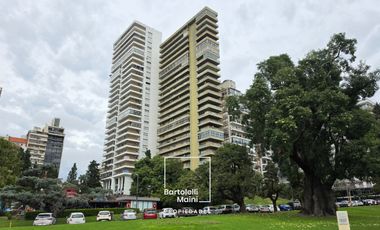 ALQUILER | 1° de Mayo 953 | Piso Excl. 312m2 + cochera