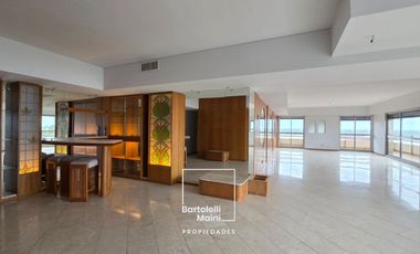 ALQUILER | 1° de Mayo 953 | Piso Excl. 312m2 + cochera