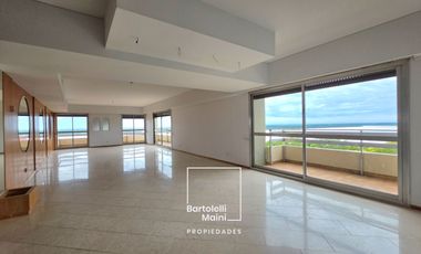 ALQUILER | 1° de Mayo 953 | Piso Excl. 312m2 + cochera