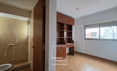 ALQUILER | 1° de Mayo 953 | Piso Excl. 312m2 + cochera