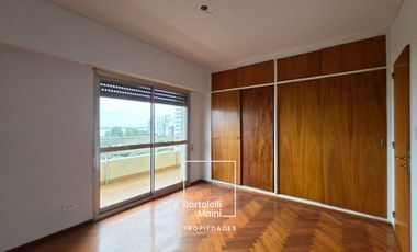 ALQUILER | 1° de Mayo 953 | Piso Excl. 312m2 + cochera