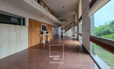 ALQUILER | 1° de Mayo 953 | Piso Excl. 312m2 + cochera