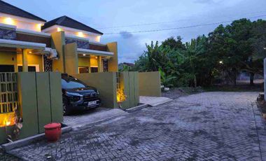 Sepanjang Indah, Perbatasan Dengan Surabaya