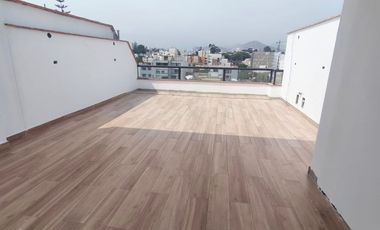 VENTA DE DEPARTAMENTO DÚPLEX 220M² – 3 DORM. + 2 ESTAC. + DEPÓSITO DE REGALO - VISTA A PARQUE - SURCO