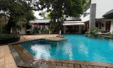 DIJUAL RUMAH MEWAH RASA VILLA DI CILANDAK BARAT