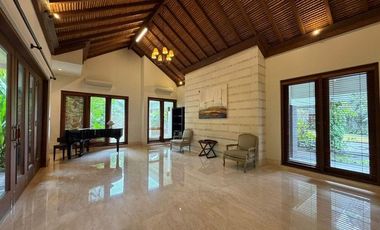 DIJUAL RUMAH MEWAH RASA VILLA DI CILANDAK BARAT