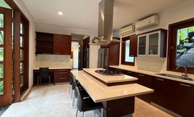 DIJUAL RUMAH MEWAH RASA VILLA DI CILANDAK BARAT
