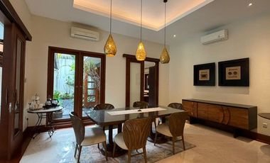 DIJUAL RUMAH MEWAH RASA VILLA DI CILANDAK BARAT