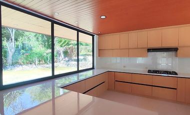 En Venta Quinta Moderna de Una Planta-Yunguilla