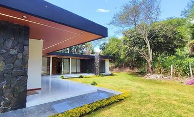 En Venta Quinta Moderna de Una Planta-Yunguilla