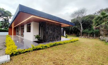 En Venta Quinta Moderna de Una Planta-Yunguilla