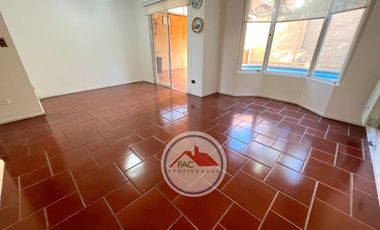 Casa en venta 3 dormitorios con piscina, cocina ampliada, en microbarrio cerrado