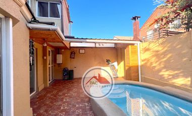 Casa en venta 3 dormitorios con piscina, cocina ampliada, en microbarrio cerrado