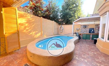 Casa en venta 3 dormitorios con piscina, cocina ampliada, en microbarrio cerrado