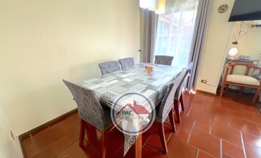 Venta casa 3 dormitorios, piscina, quincho, microbarrio cerrado, Valle lo Campino