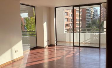 Amplio departamento ubicado en privilegiado sector de Las Condes