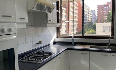 Amplio departamento ubicado en privilegiado sector de Las Condes