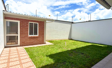 En Renta Amplia Casa | 2 Plantas + Buhardilla   Sector: Colegio Borja