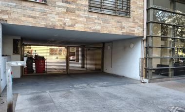 Brown Propiedades vende estacionamiento en edificio de departamento Santa