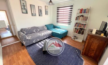 Casa venta 5 dormitorios, quincho, piscina, microbarrio cerrado, Valle lo Campino