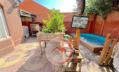 Casa venta 5 dormitorios, quincho, piscina, microbarrio cerrado, Valle lo Campino
