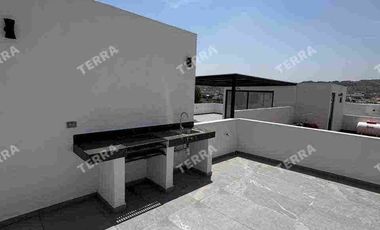 SE RENTA HERMOSA CASA TOTALMENTE NUEVA. LOMAS DE ANGELÓPOLIS 3 PUEBLA.