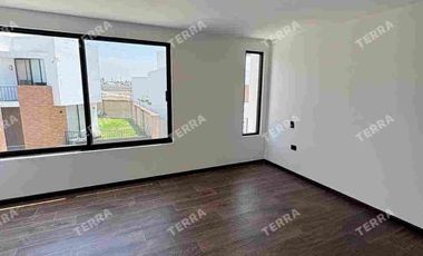 SE RENTA HERMOSA CASA TOTALMENTE NUEVA. LOMAS DE ANGELÓPOLIS 3 PUEBLA.