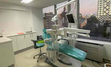 Arriendo Oficina Odontologia eñ excelente ubicación !!  Metro Los Leones y Tobalaba
