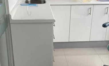 Arriendo Oficina Odontologia eñ excelente ubicación !!  Metro Los Leones y Tobalaba