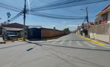Terreno ESQUINERO amplio de venta con bodega ideal para uso comercial o vivienda sector Uncovia parque industrial IPRUS 4 PISOS